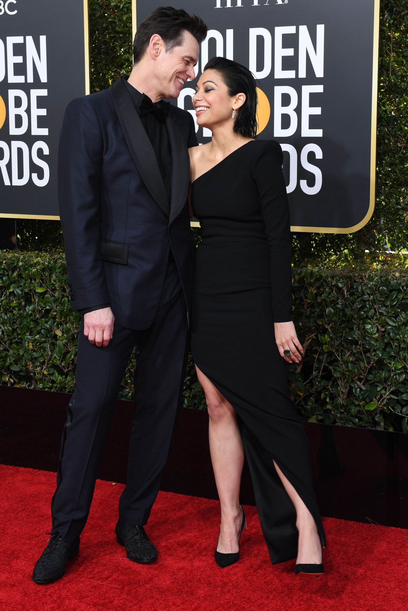 Jim Carrey and Ginger Gonzaga at Golden Globe Awards