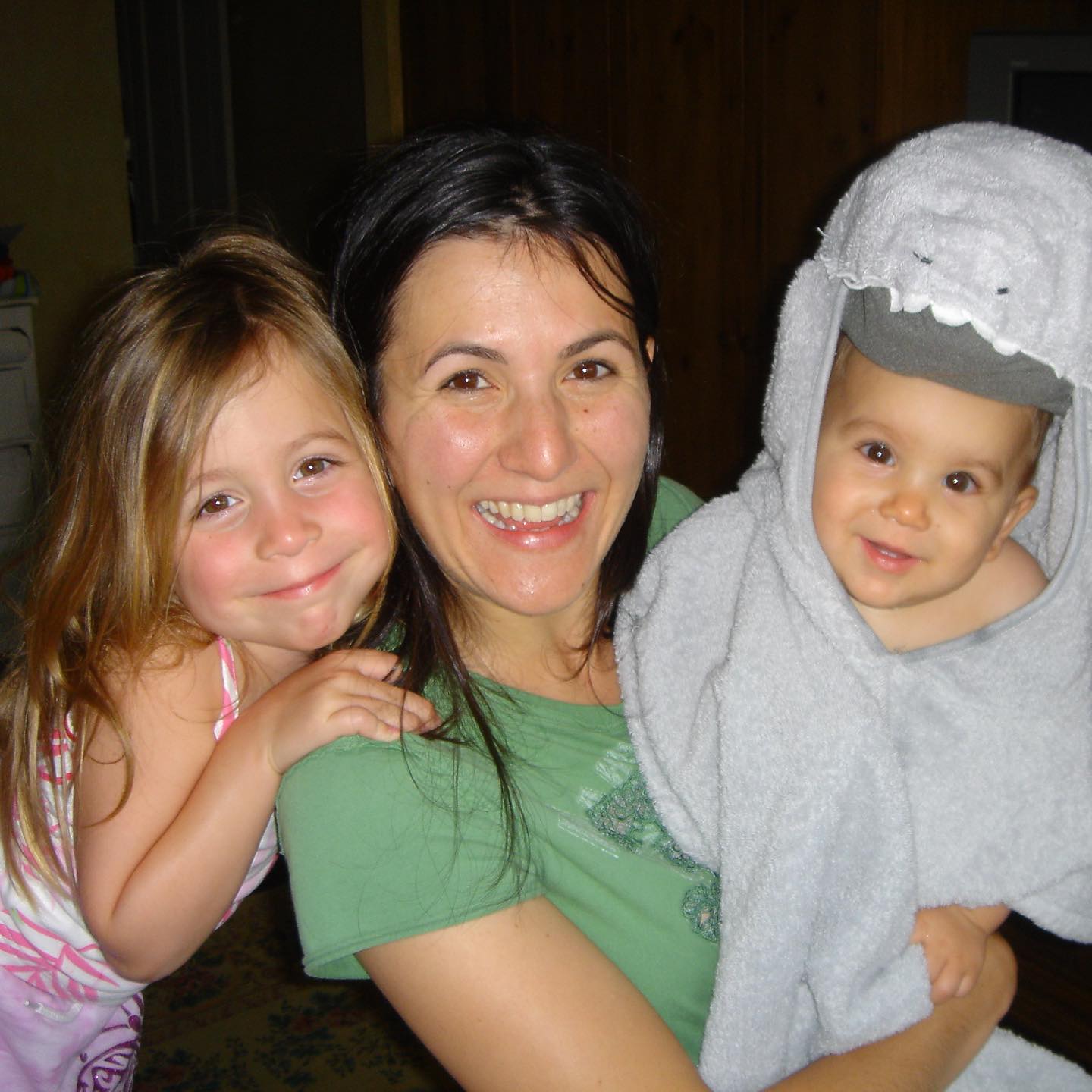A throwback picture of Tom Everett Scott's wife, Jenni Gallagher, with their children