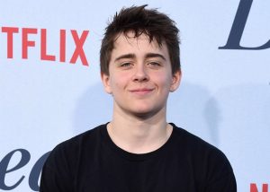 5 Facts to Know About ‘Dead to Me’ Star Sam McCarthy