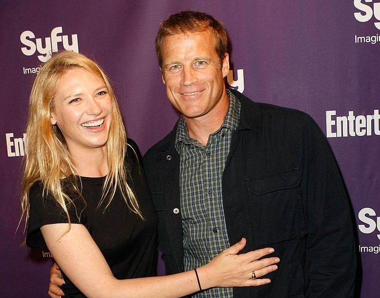 Anna Torv and actor Mark Valley attended Entertainment Weekly's Syfy Party in 2009. 