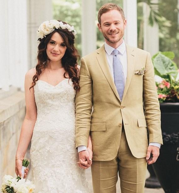  Aaron Ashmore and Zoë Kate have been married for eight years. 