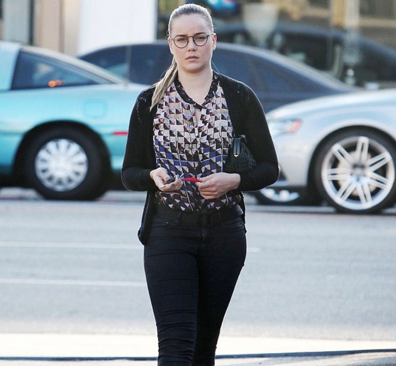 A picture of Abbie Cornish in Hollywood, California, after her weight gain