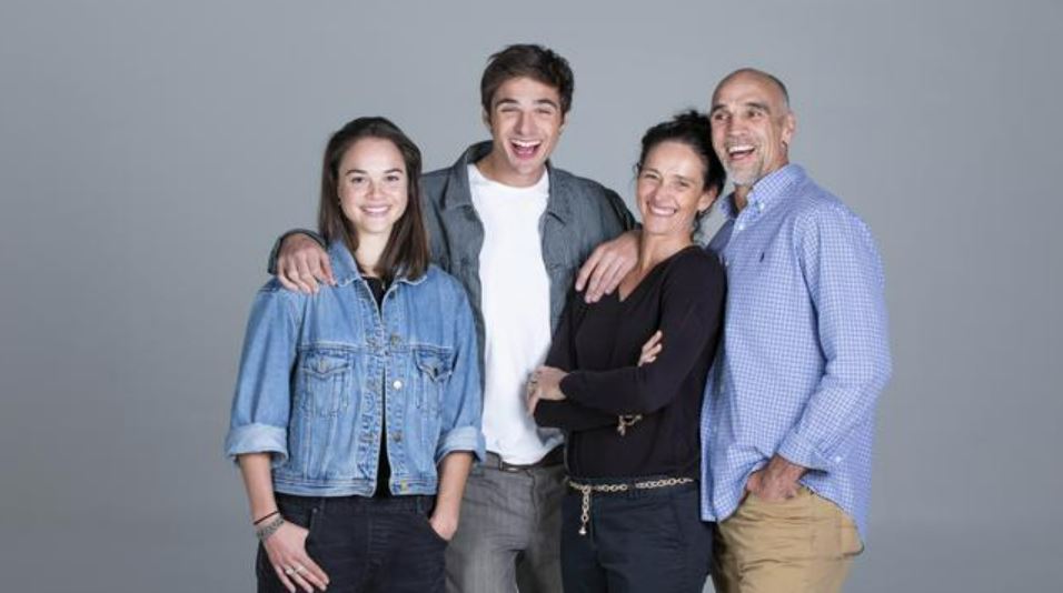 Jacob Elordi with his parents and sister