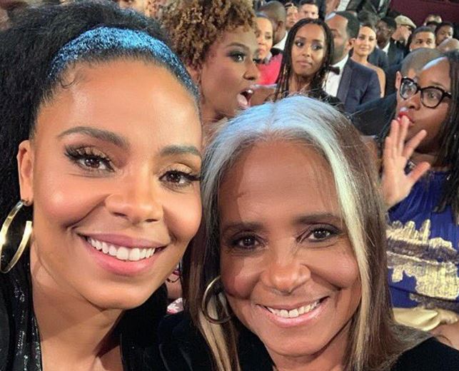 Sanaa Lathan with mother Eleanor McCoy in an event.