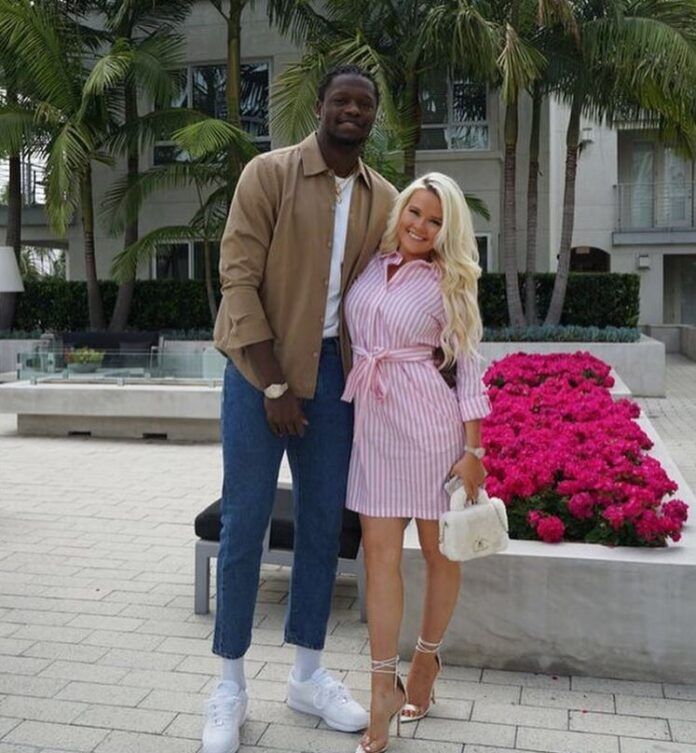 Julius Randle with his wife during a vacation.