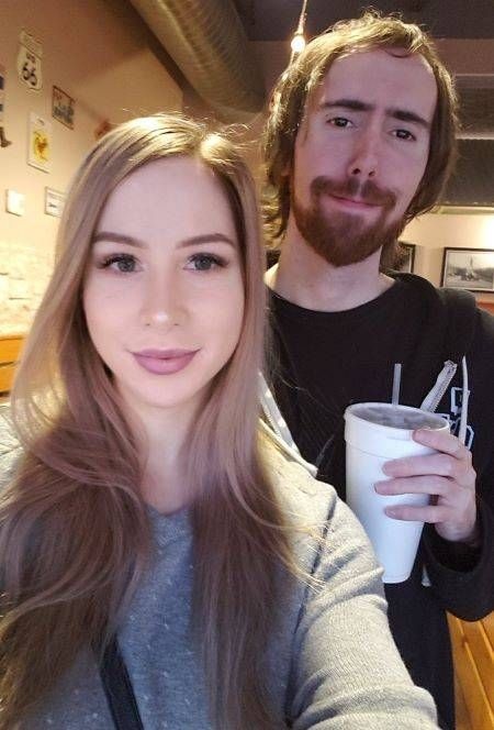 Asmongold was together with his ex-girlfriend Pink Sparkles for almost a year.