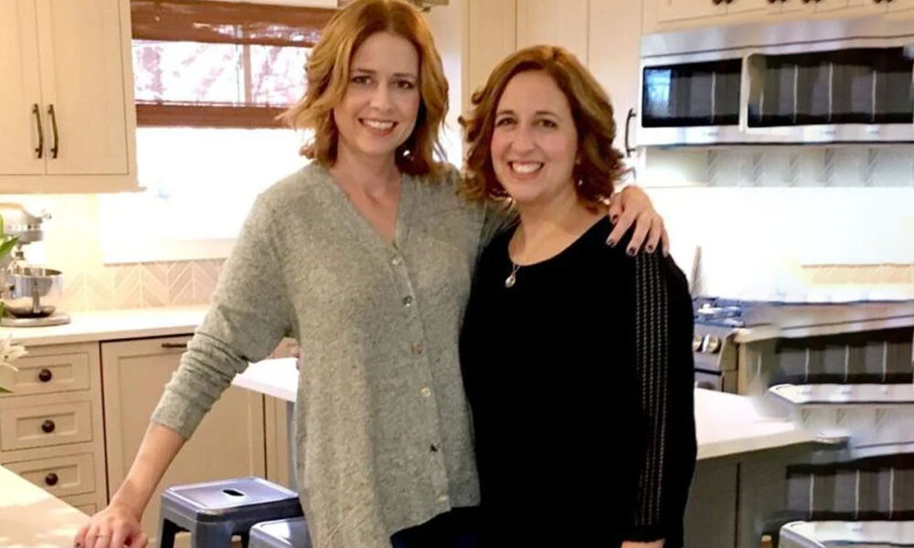 Jenna Fischer’s Sister Is a School Teacher: Learn about ‘The Office’ Star’s Siblings