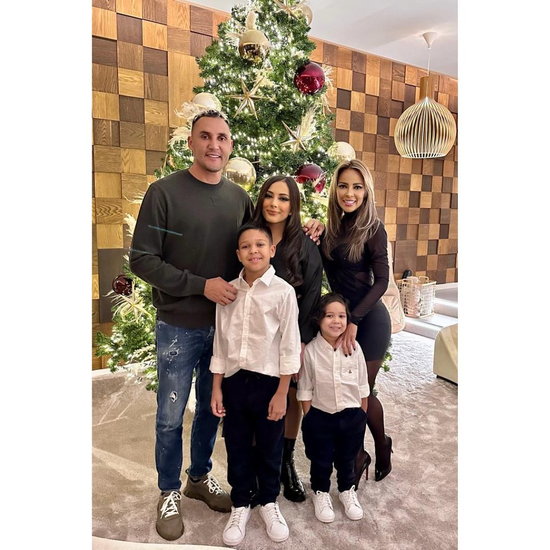 Keylor Navas shared this family picture with his wife and children on his Instagram