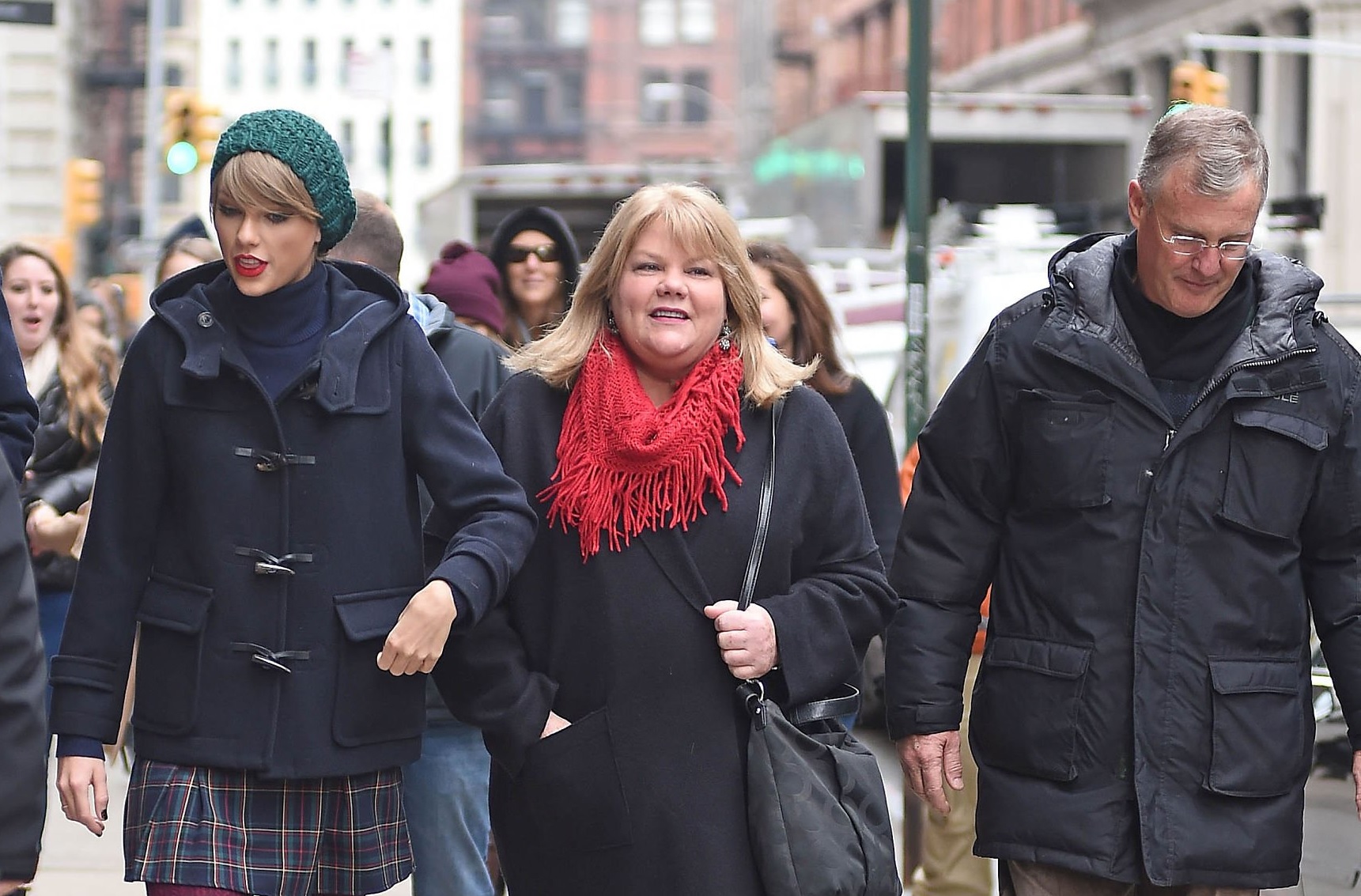 Singer Taylor Swift seen with her father Scott Kingsley Swift and mother Andrea Finlay in New York in 2014