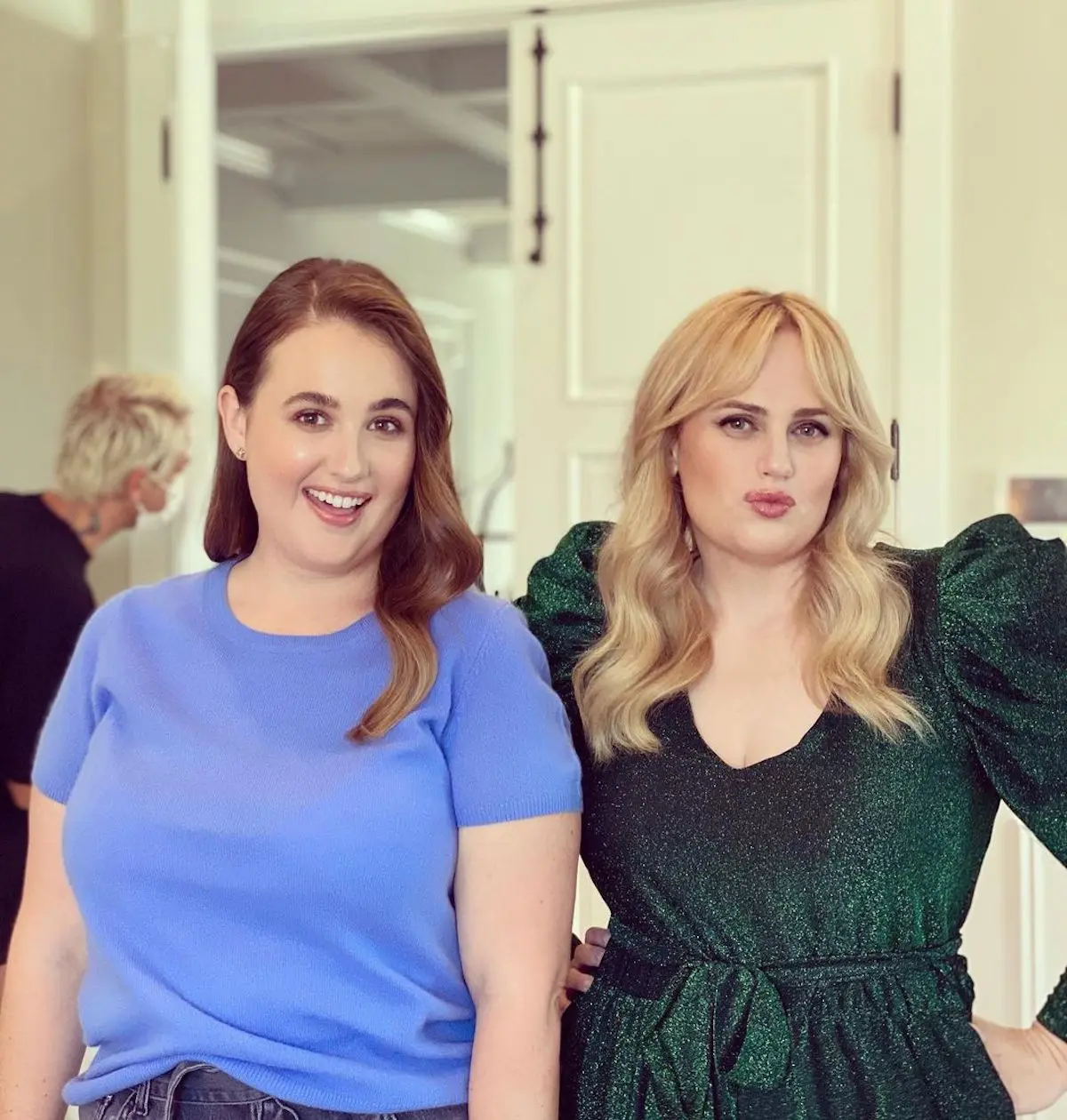 Rebel Wilson with one of her two sisters