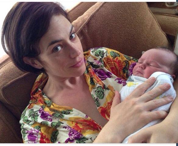 Maggie Siff with her daughter