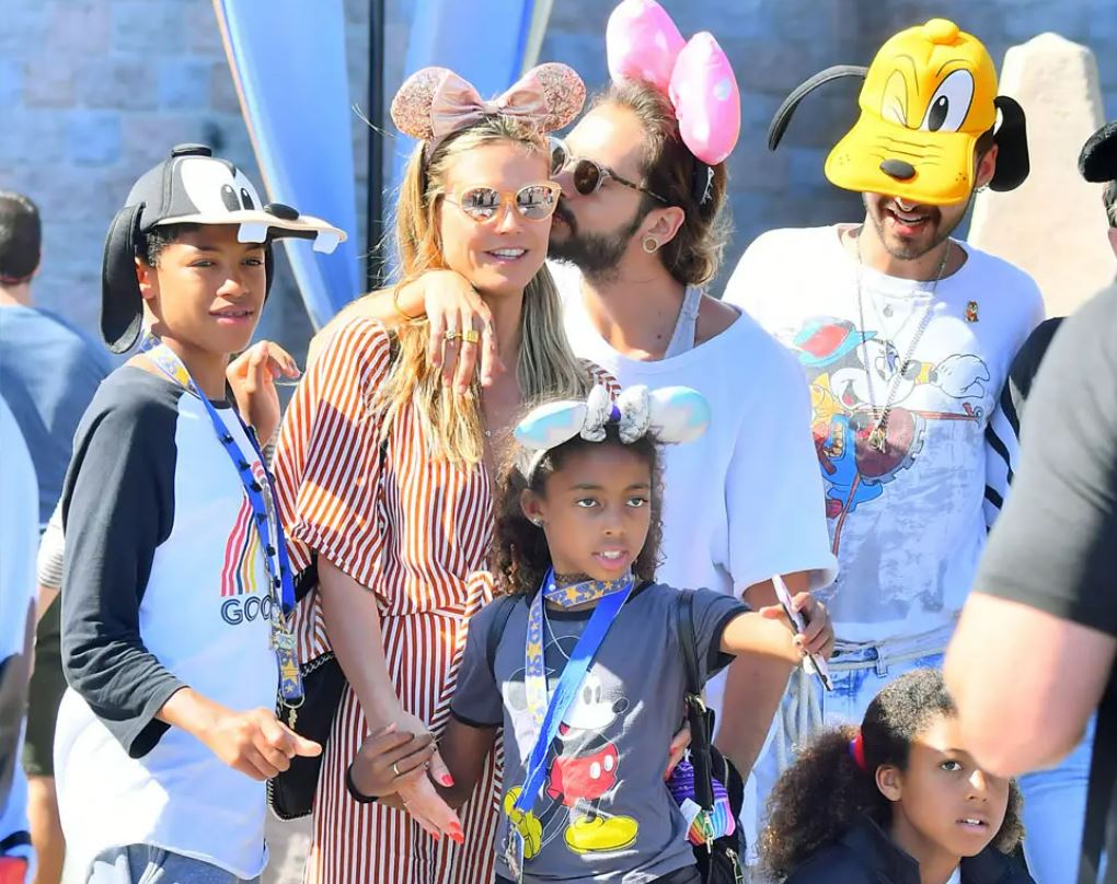Tom Kaulitz with Heidi Klum and kids at Disneyland
