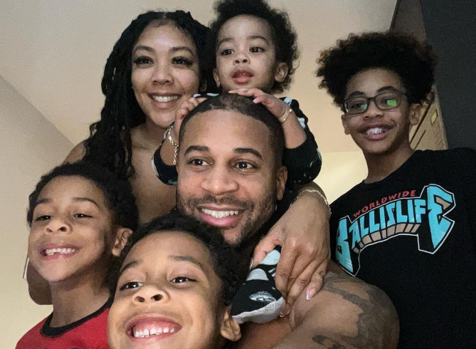 Devale Ellis with his wife and sons 