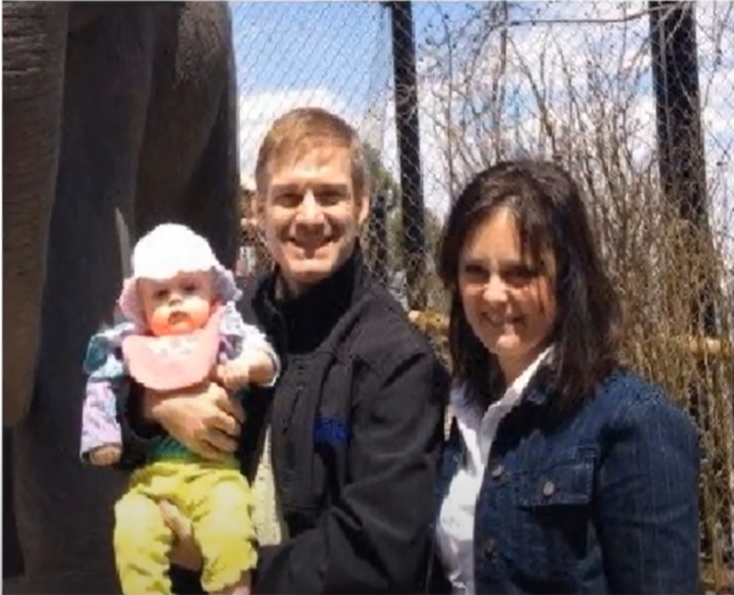 Jim Jordan with his wife and kid. 