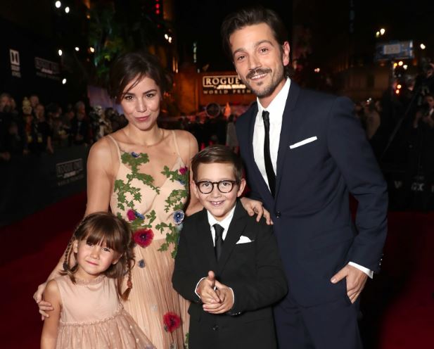 Diego Luna with his ex-wife Camila Sodi and children at the 'Rogue One: A Star Wars Story' premiere