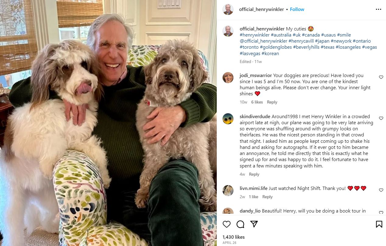 Henry Winkler posts a picture with his dogs