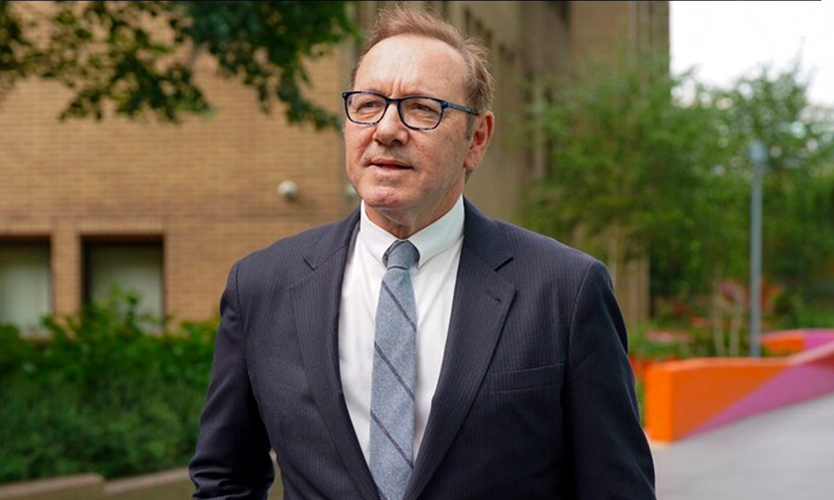 Does Kevin Spacey Have a Loving Wife by His Side?