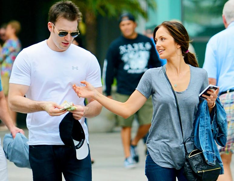 Minka Kelly spotted with Chris Evans