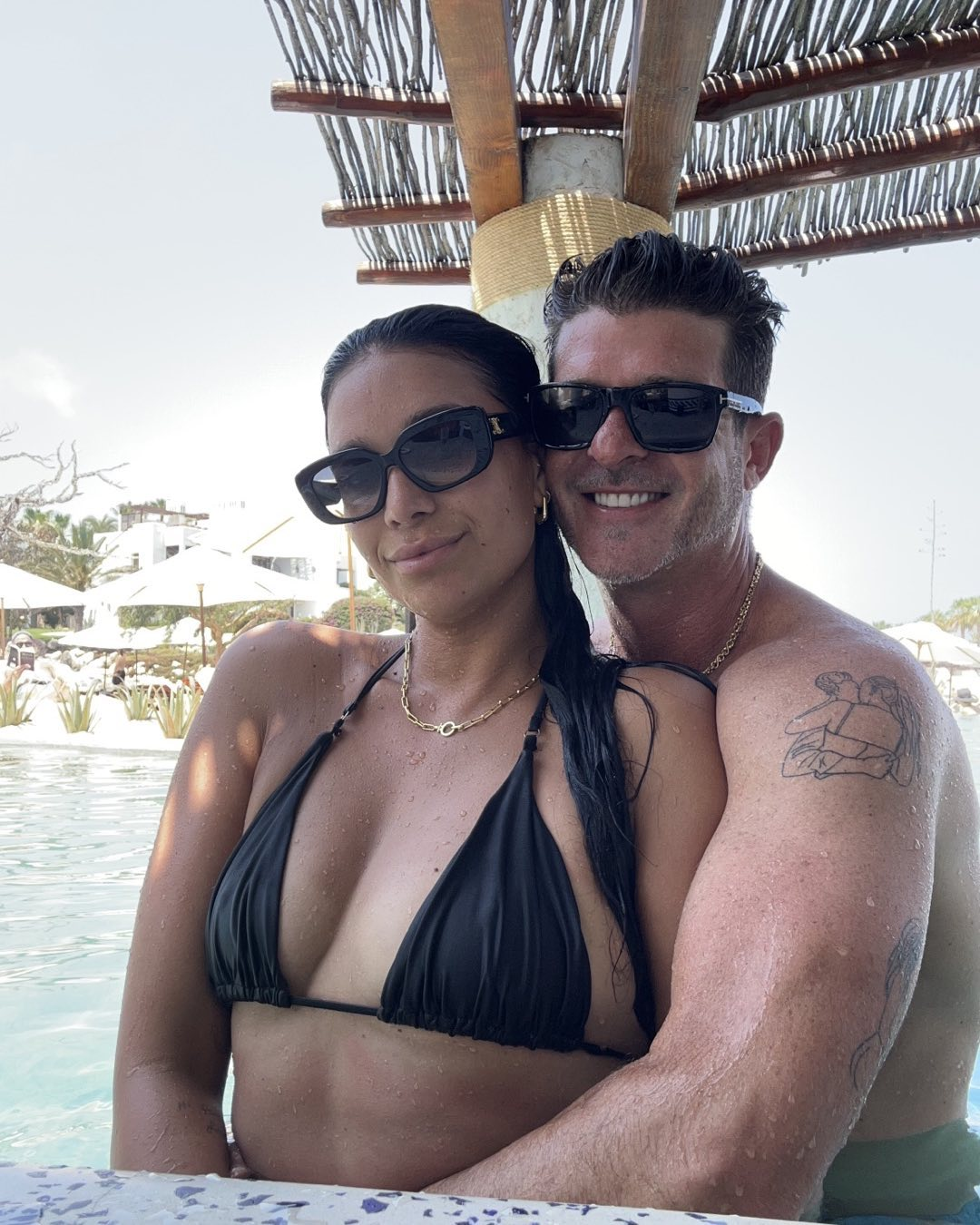 Robin Thicke enjoying vacation with his fiancee April Love Geary 