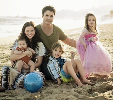 Chyler Leigh with her children Noah Wilde, Anniston Kae, and Taelyn