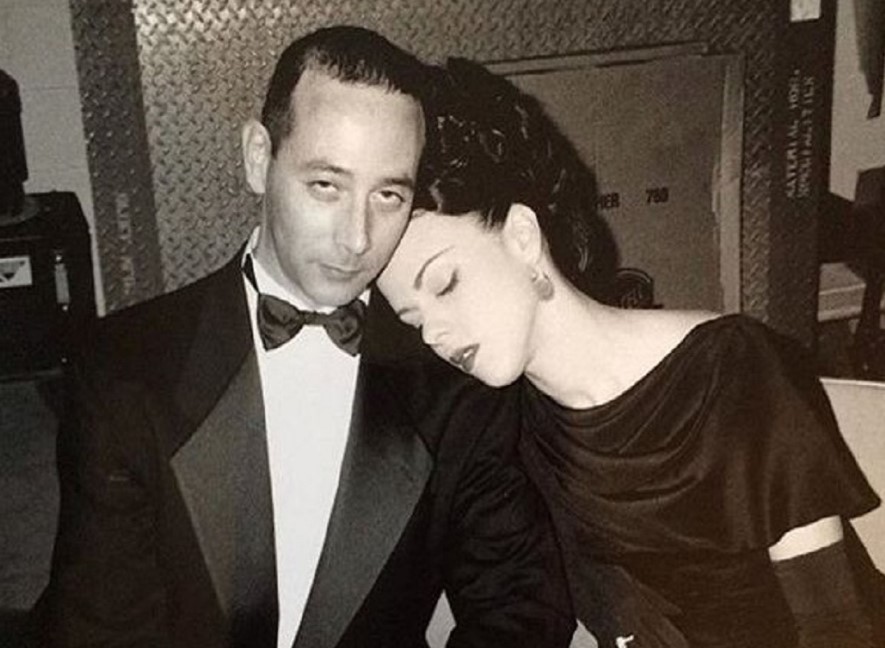 Paul Reubens was in a relationship with Debi Mazar for over six years. 