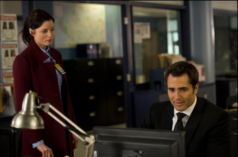 Victor Webster and Rachel Nichols in 'Continuum'